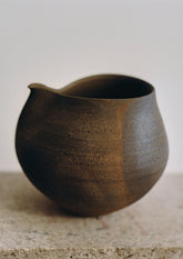 Yuichi Romita Katakuchi Pourer Small | Ash Brown