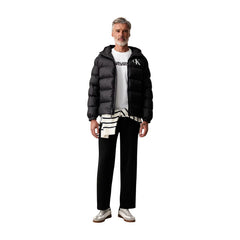 Image 2 : Pantalon Calvin Klein Jeans homme noir, détail de la coupe et du tissu — Delvale