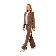 Image 3 : Pantalon femme Guess porté, mise en situation look automne hiver – Delvale