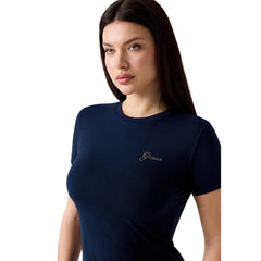 Image 4 : T-shirt femme Guess porté, vue de trois quarts, style casual chic — Delvale