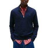 Image 1 : Pull col zippé Tommy Hilfiger Jeans bleu marine avec drapeau brodé, vue de face — Delvale