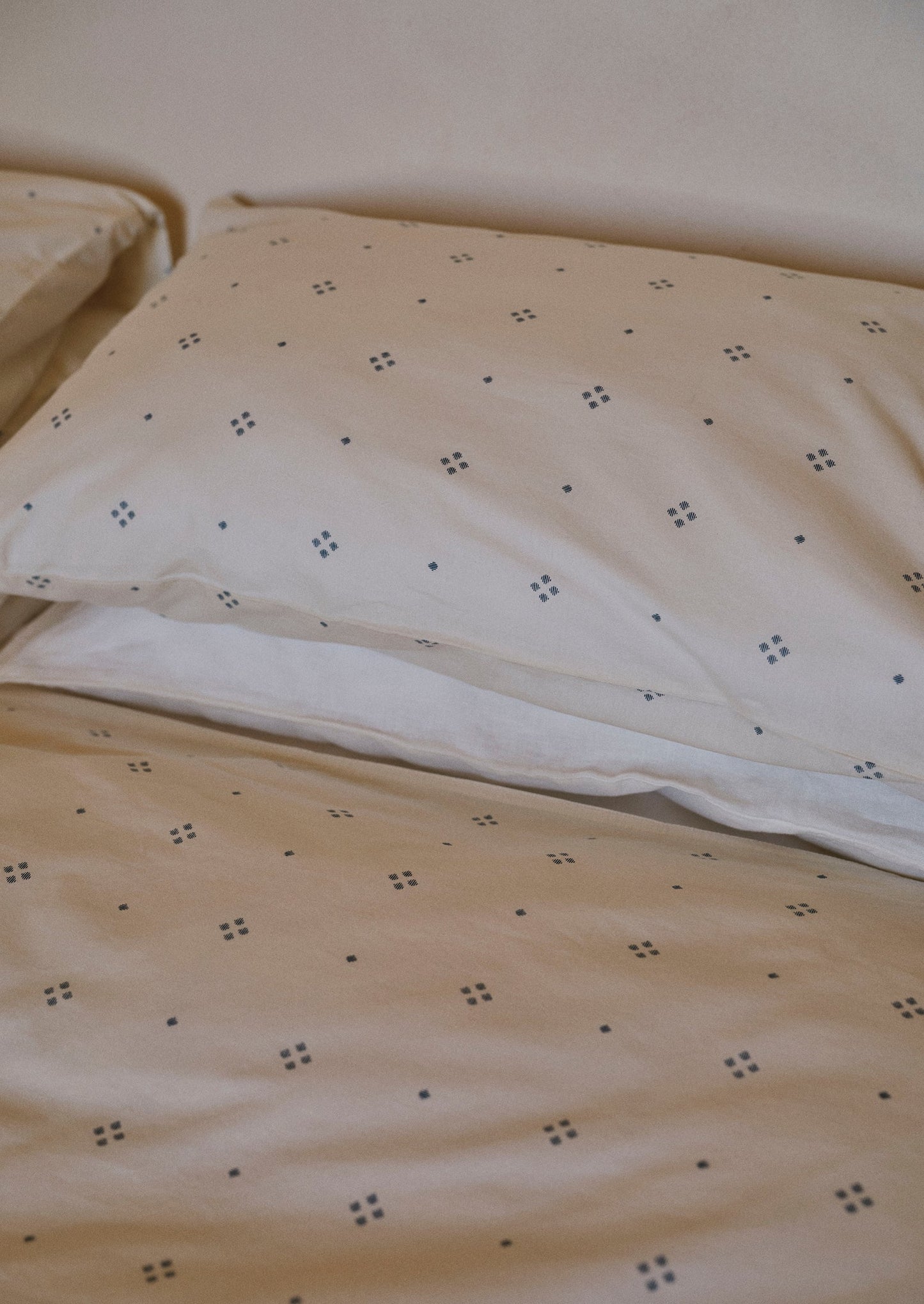 Rowan Print Cotton Poplin Housewife Pillowcase Set | Ecru/Soft Blue