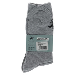 Image 2 : Chaussettes homme Beverly Hills Polo Club grises en coton, lot de 3 paires, vue de face avec bande d'emballage verte indiquant la composition et la taille — Delvale