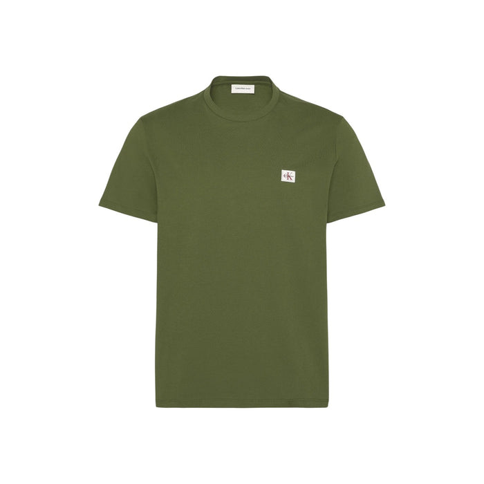 Image 6 : Vue d'ensemble du t-shirt Calvin Klein Jeans homme bleu marine sur mannequin, style urban chic — Delvale