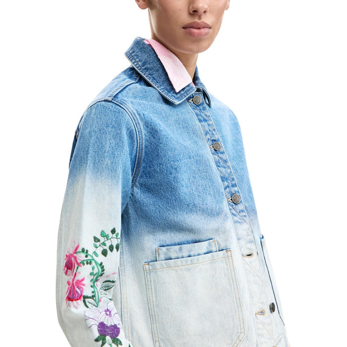 Image 2 : Détail de la veste Desigual femme bleu azur avec fermeture boutonnée et poches frontales — Delvale