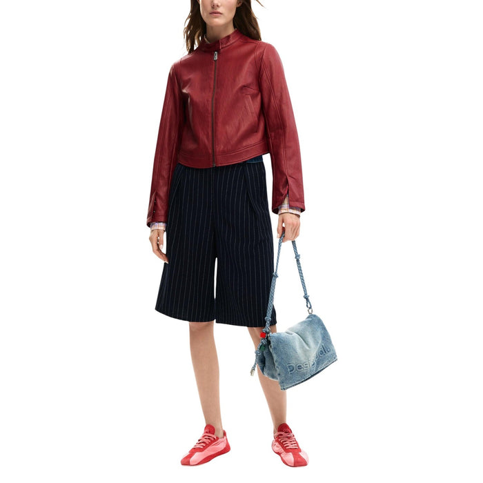 Image 2 : Détail veste Desigual bordeaux en polyuréthane avec poches frontales — Delvale