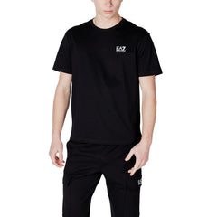 Image 4 : T-shirt EA7 noir homme porté, style casual sportif — Delvale