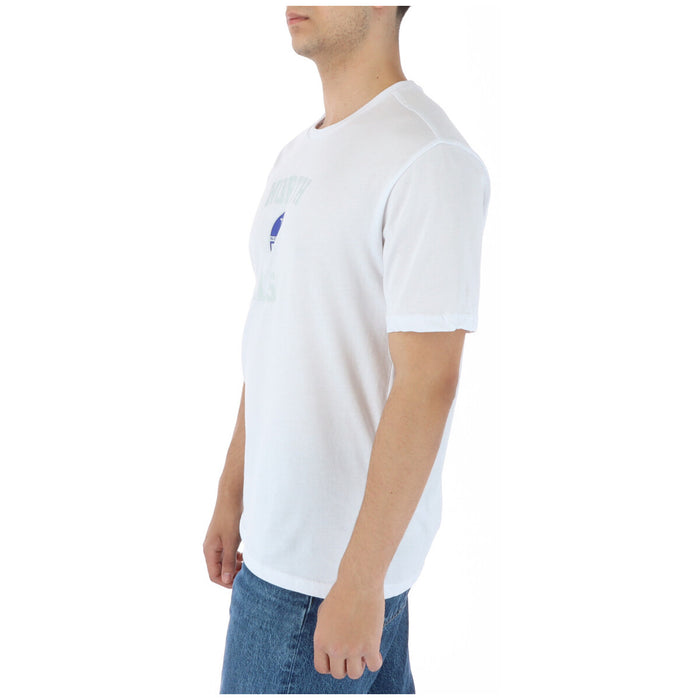Image 3 : Détail du logo imprimé North Sails sur t-shirt blanc homme, médaillon bleu roi avec initiales NS et inscription circulaire — Delvale