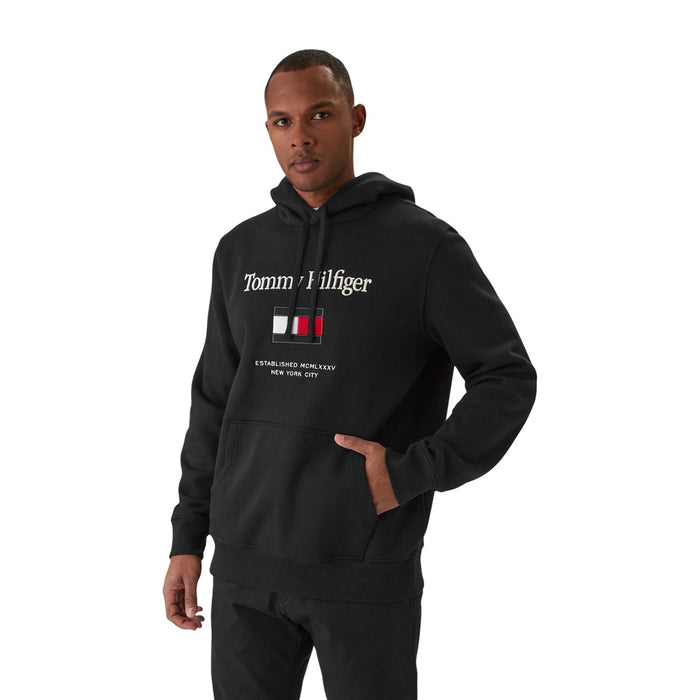 Image 1 : Sweatshirt homme Tommy Hilfiger noir – vue de face avec logo signature – Delvale